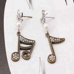 義烏批發(fā)新風(fēng)尚 200件起批，混批靈活——奔力飾品廠開(kāi)啟美發(fā)飾品批發(fā)新篇章